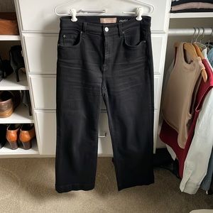 Black cropped Alexa jeans